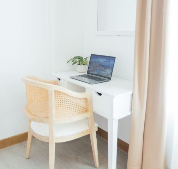 coast-wise-hotel-working-space